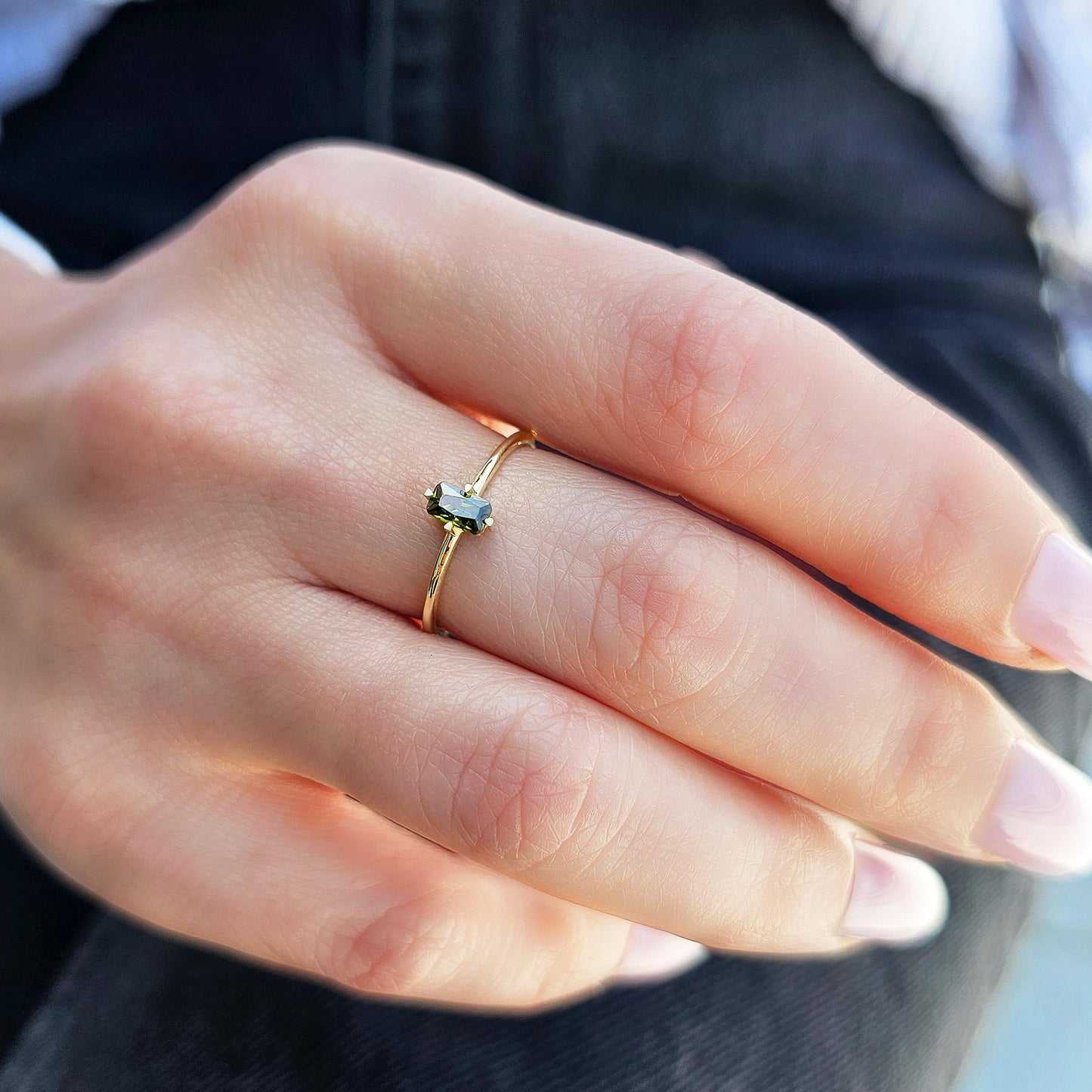 Anillo de peridoto baguette en oro de 18 quilates - 2S57PER