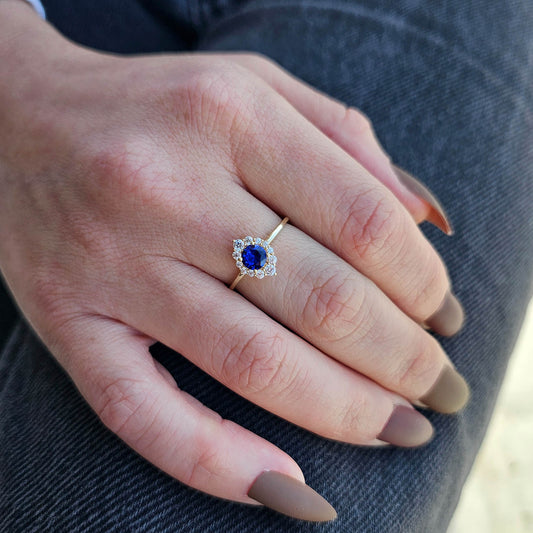 18K Gold Sapphire Halo Diamond Ring - 8S62SAP