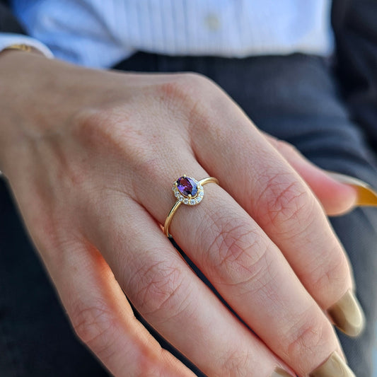 18K Gold Oval and Cz Ring - 8S26AME