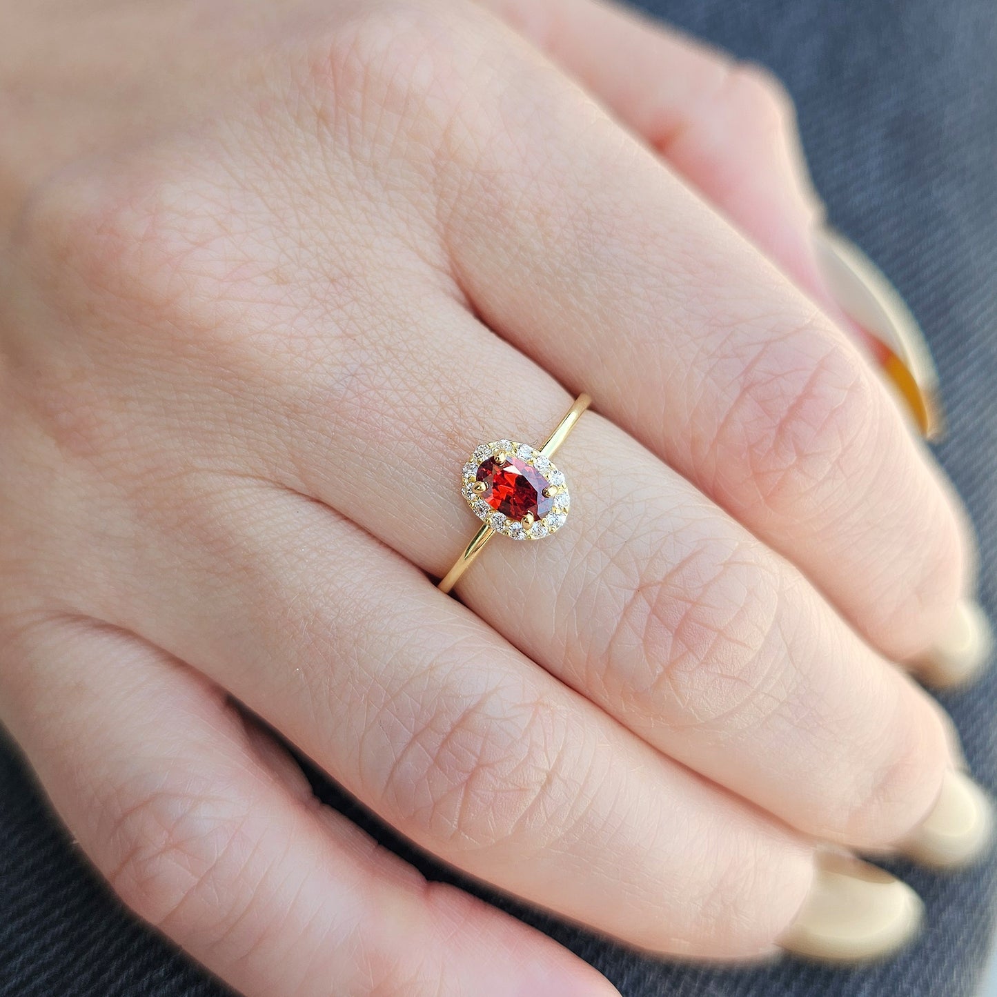 10K Gold Oval Garnet Halo Diamond Ring - 8S26GAR