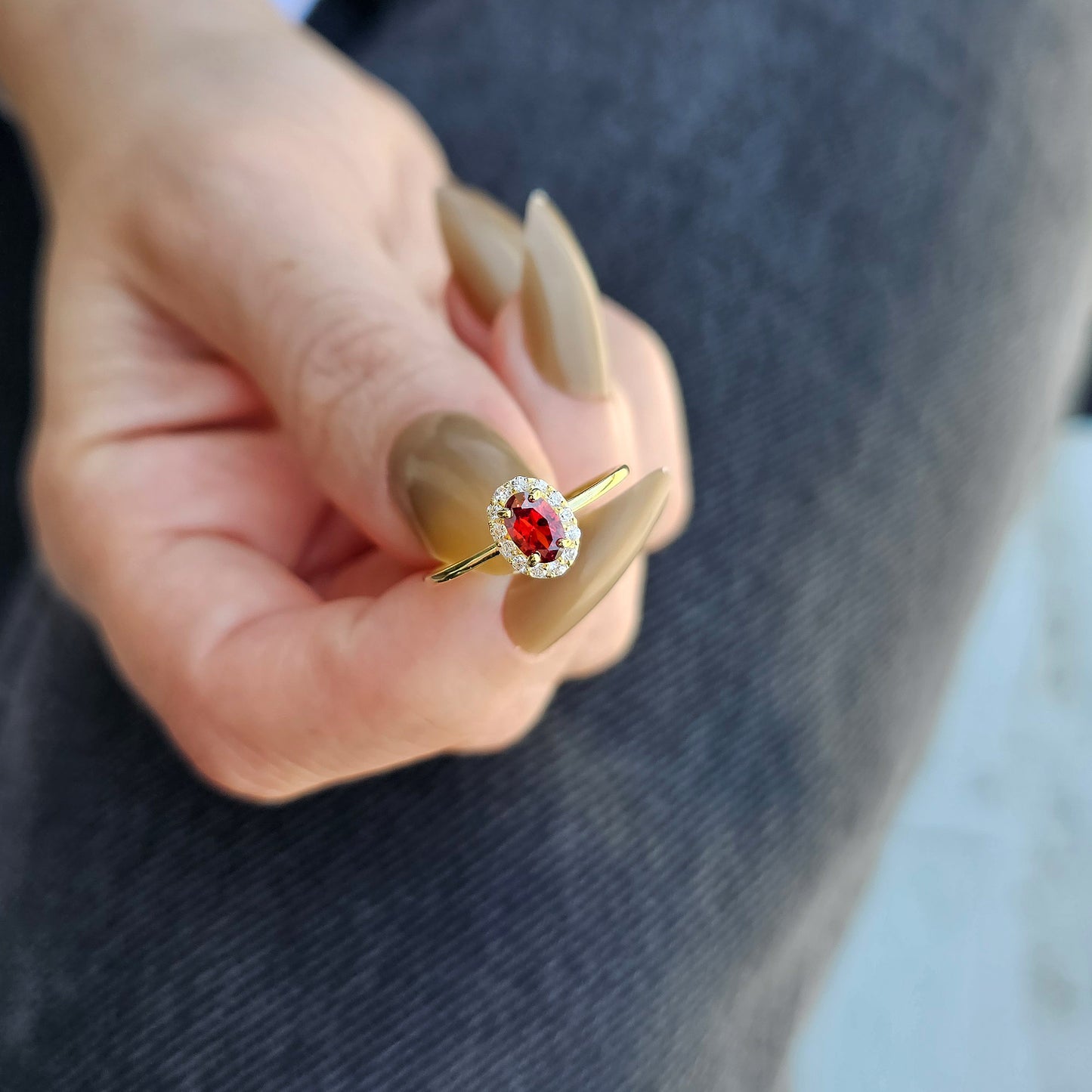 10K Gold Oval Garnet Halo Diamond Ring - 8S26GAR