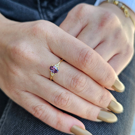 18K Gold Amethyst Oval and Cz Ring - 8S268AME