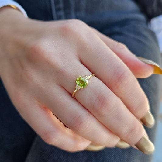 14K Gold Oval Natural Peridot and Diamond Ring - 8S268NATPER