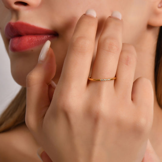 18K Gold Minimalist Thin Diamond Ring - 2S40