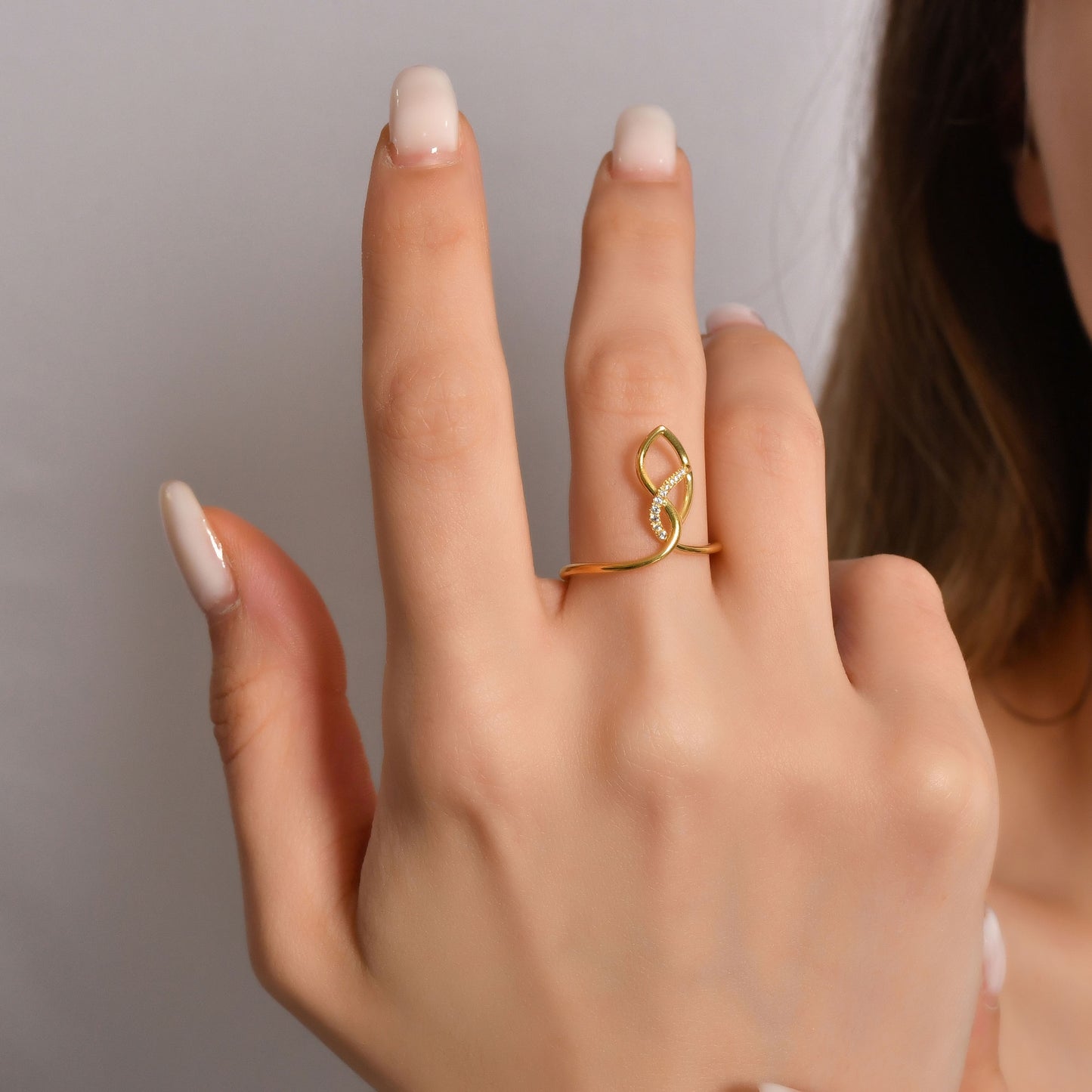 10K Gold Spiral Design Diamond Ring - LR40