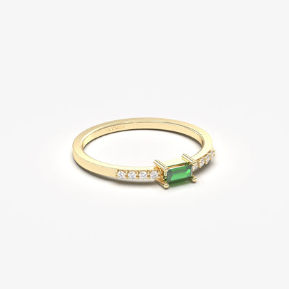 18 Karat Goldring mit Smaragd-Baguette und Zirkonia – 2S2EME