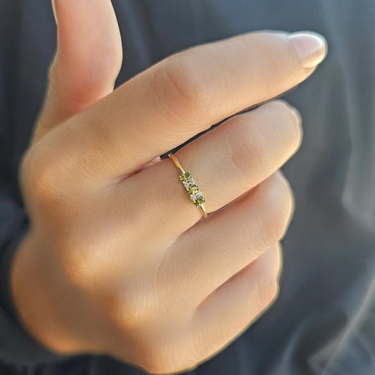10K Gold Oval Peridot and Diamond Ring - 2S46PER