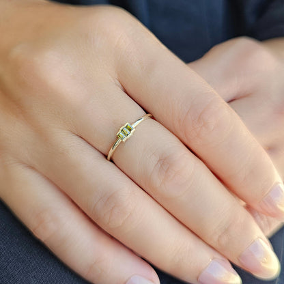 10K Gold Unique Peridot Baguette Cut Ring - 2S52PER