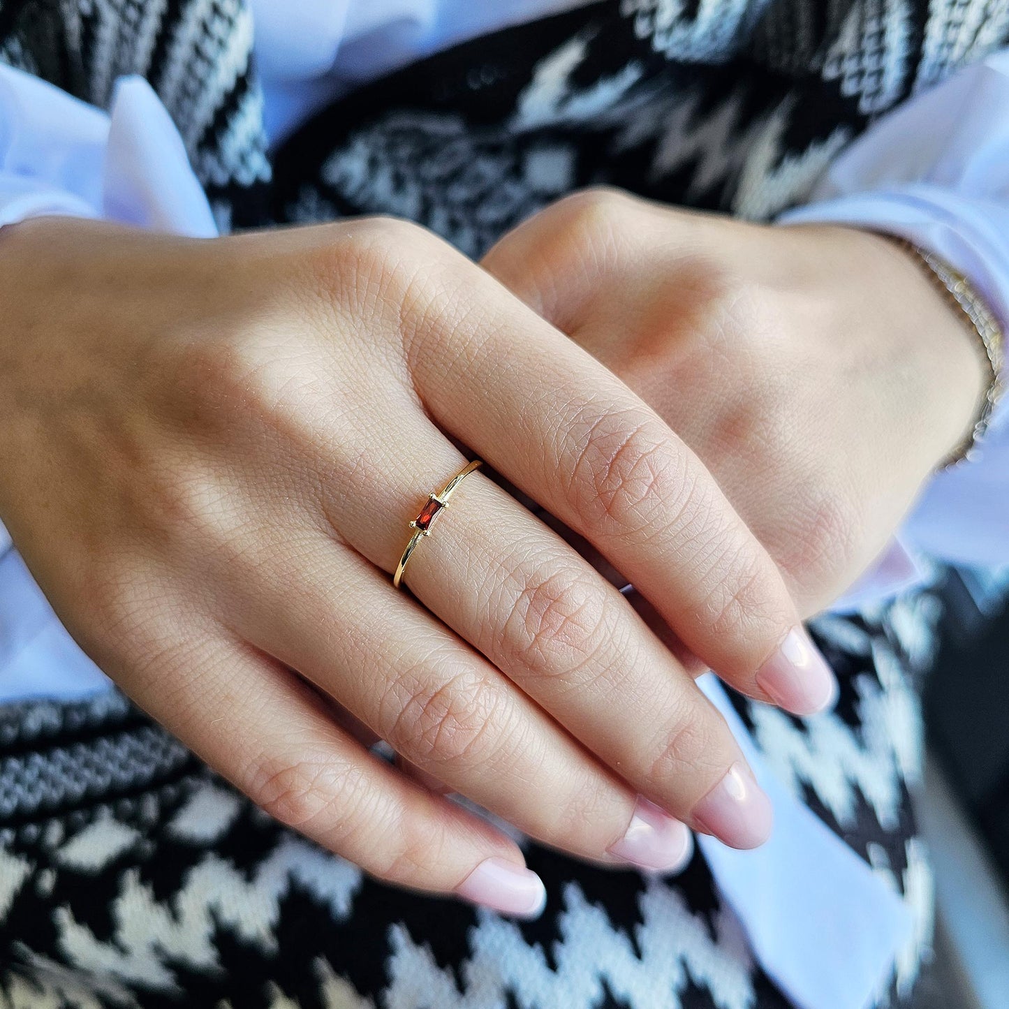 10K Gold Baguette Garnet Minimalist Ring - 2S58GAR