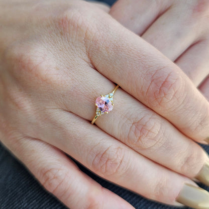 18K Gold Oval and Cz Ring - 8S268PNK