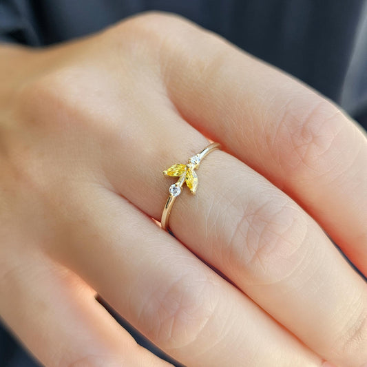 18K Gold Marquise and Diamond Ring - 8S8CIT