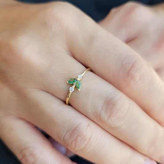 14K Gold Minimalist Marquise Emerald and Diamond Ring - 8S8EME