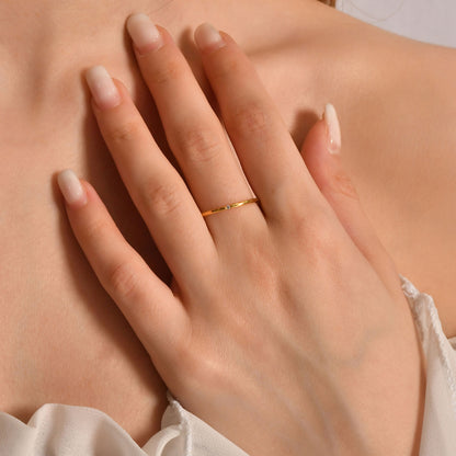14K Gold Minimalist Wedding Diamond Ring - 2S42