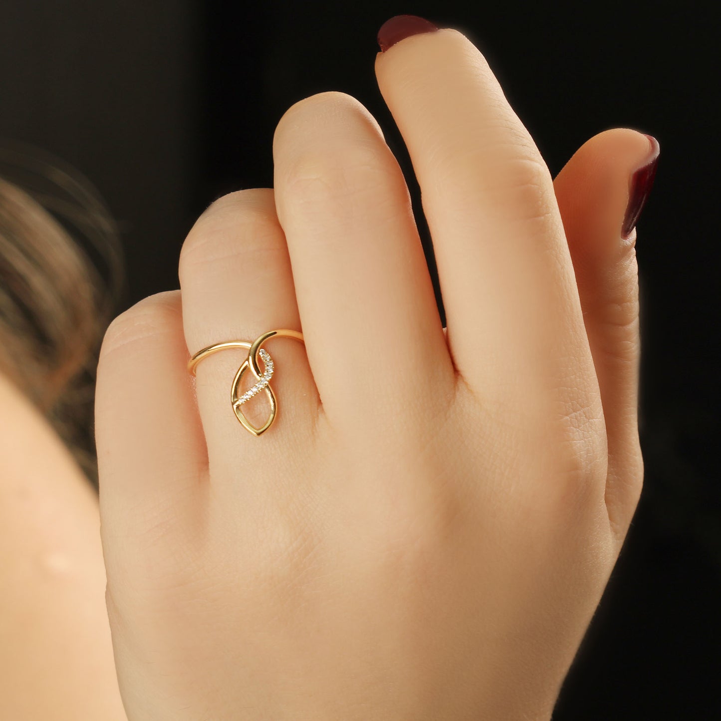 10K Gold Spiral Design Diamond Ring - LR40