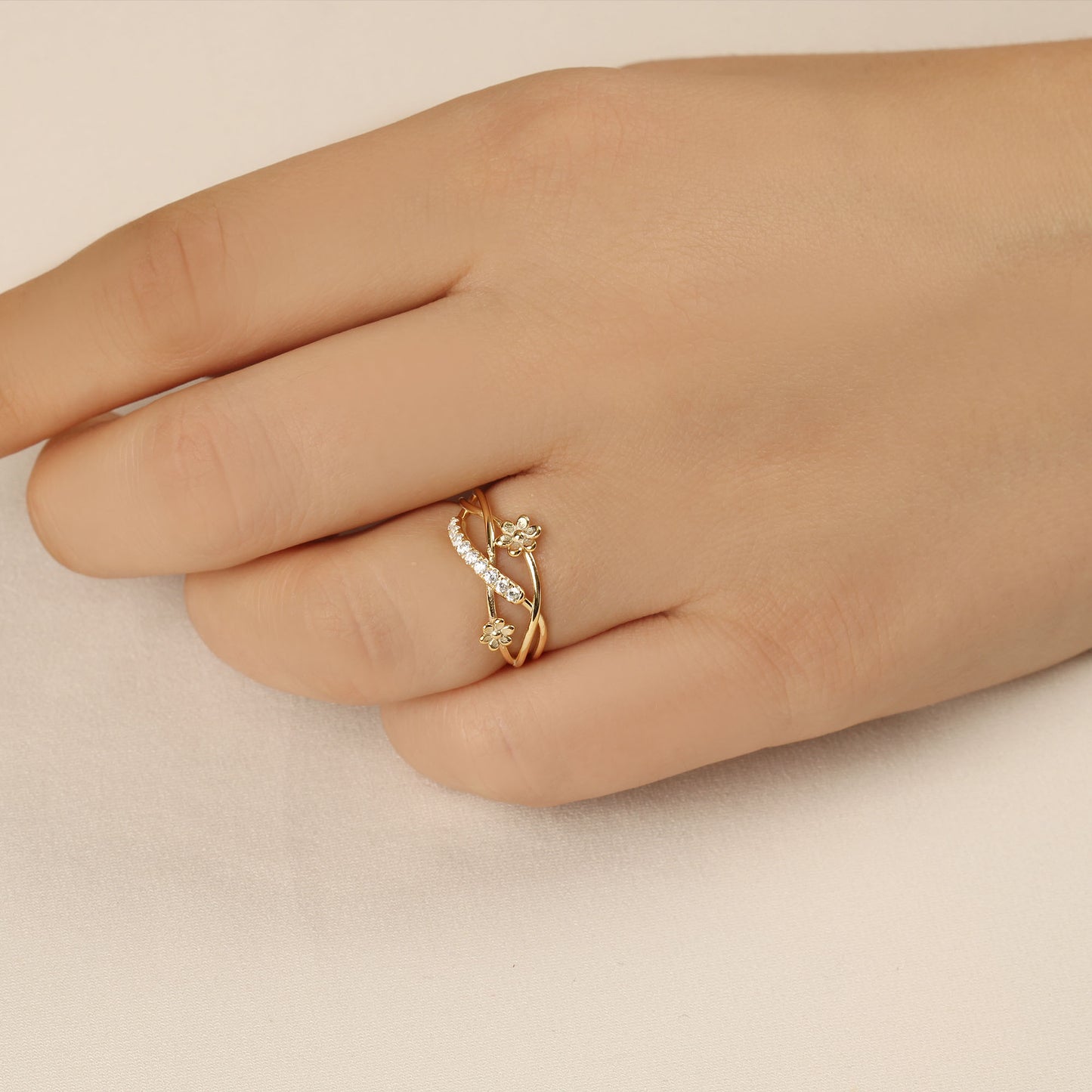 10K Gold Flower Wedding Diamond Ring - LR99
