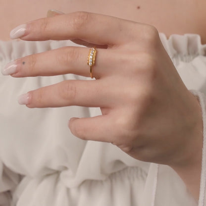 14K Solid Gold Diamond Ring - 2S134